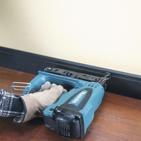 Makita GF600SE Akku-Gas-Stauchkopfnagler 7,2V Nagler Akku